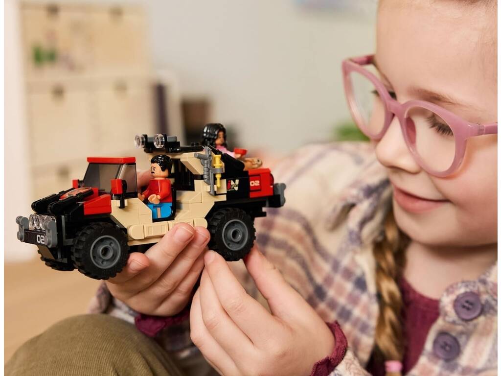 Lego Jurassic World Rebirth Fuite en 4x4 et Raptor à l'affût