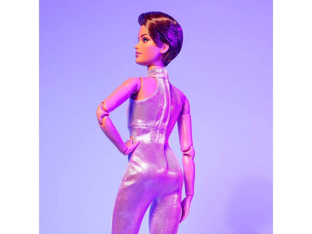 Barbie Signature Looks Cheveux courts et combinaison rose Mattel HRM14