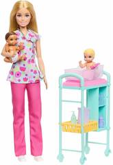 Barbie Pediatra com 2 Bebés e Acessórios